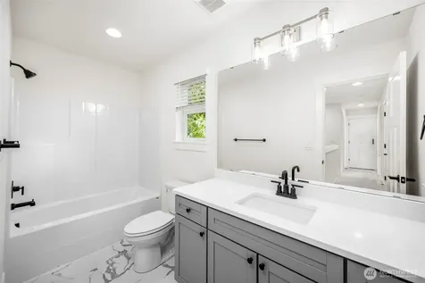9 160th Place SE Bothell WA 98012