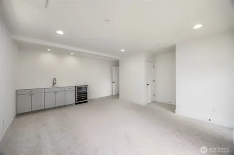 9 160th Place SE Bothell WA 98012