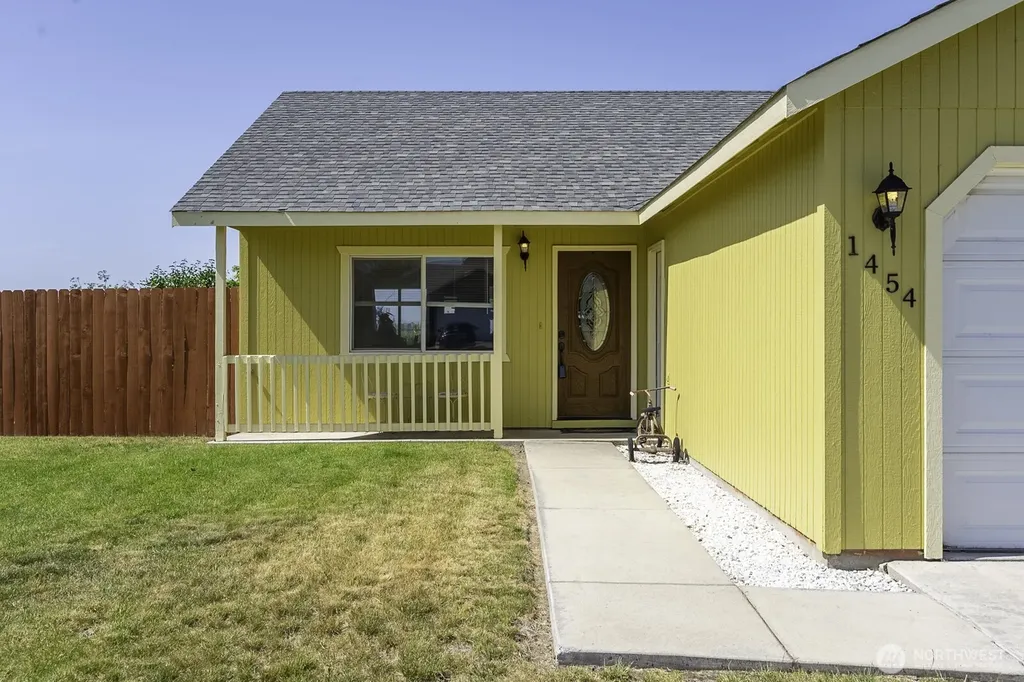 1454 S Cougar Drive Moses Lake WA 98837
