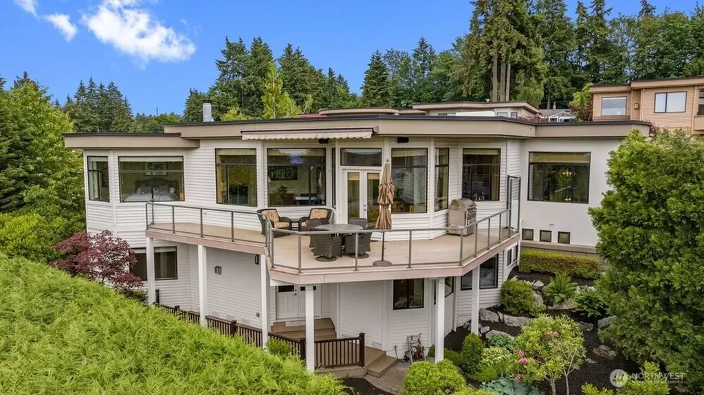 7619 115th Place NE Kirkland WA 98033