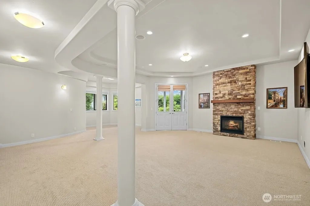 7619 115th Place NE Kirkland WA 98033