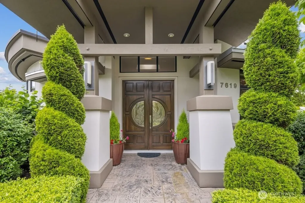 7619 115th Place NE Kirkland WA 98033