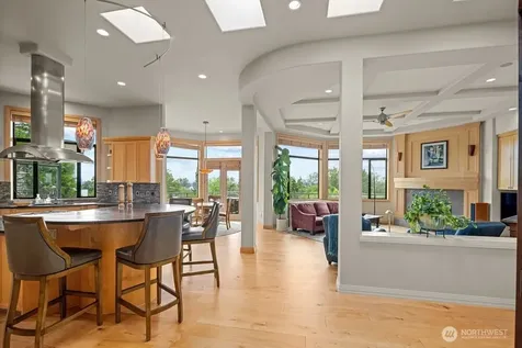 7619 115th Place NE Kirkland WA 98033