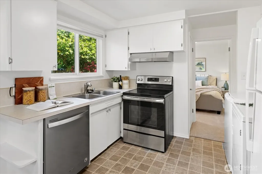 1241 N 172nd Street Shoreline WA 98133