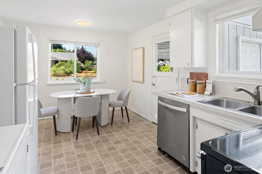 1241 N 172nd Street Shoreline WA 98133