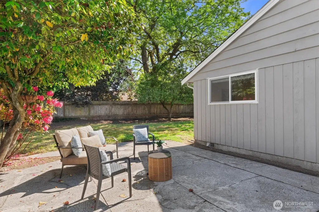 1241 N 172nd Street Shoreline WA 98133