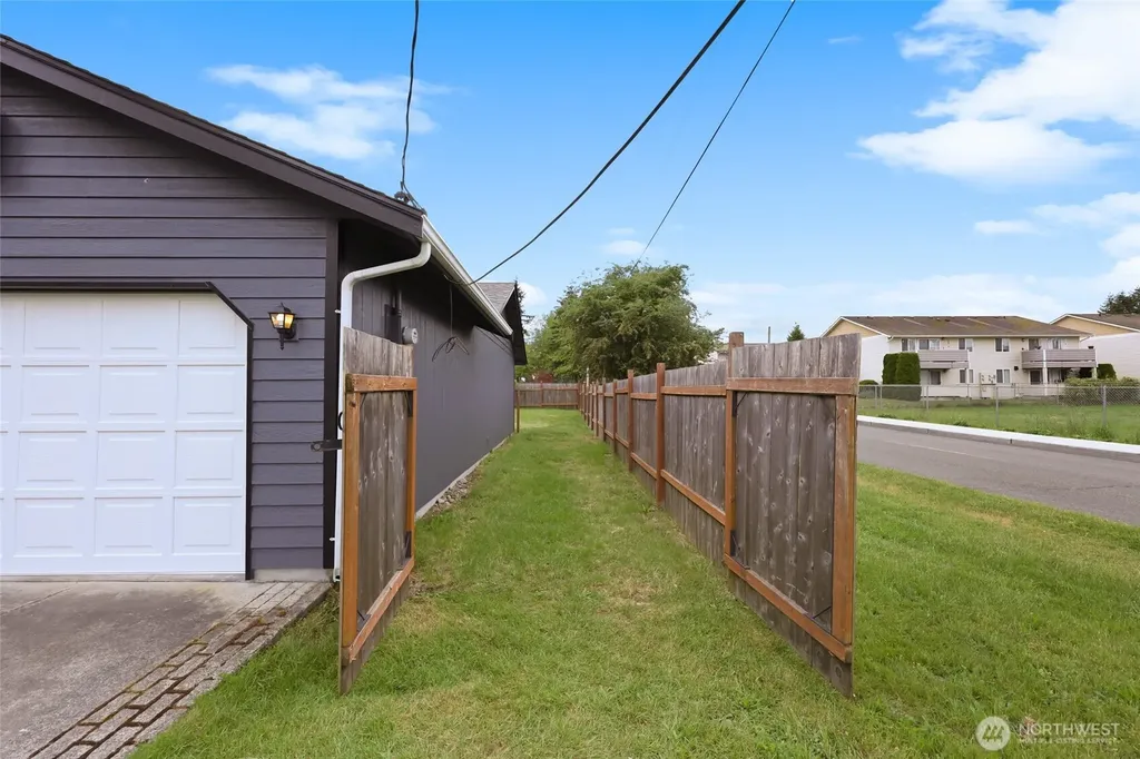 413 Mckenzie Avenue Yelm WA 98597
