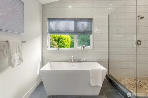 9226 25th Avenue NW Seattle WA 98117