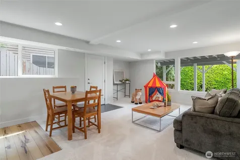 9226 25th Avenue NW Seattle WA 98117