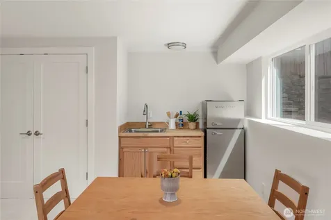 9226 25th Avenue NW Seattle WA 98117
