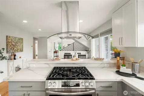 9226 25th Avenue NW Seattle WA 98117
