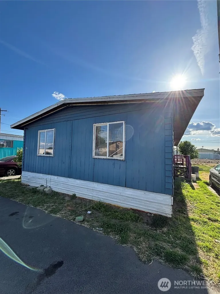 2022 W Broadway Avenue Moses Lake WA 98837