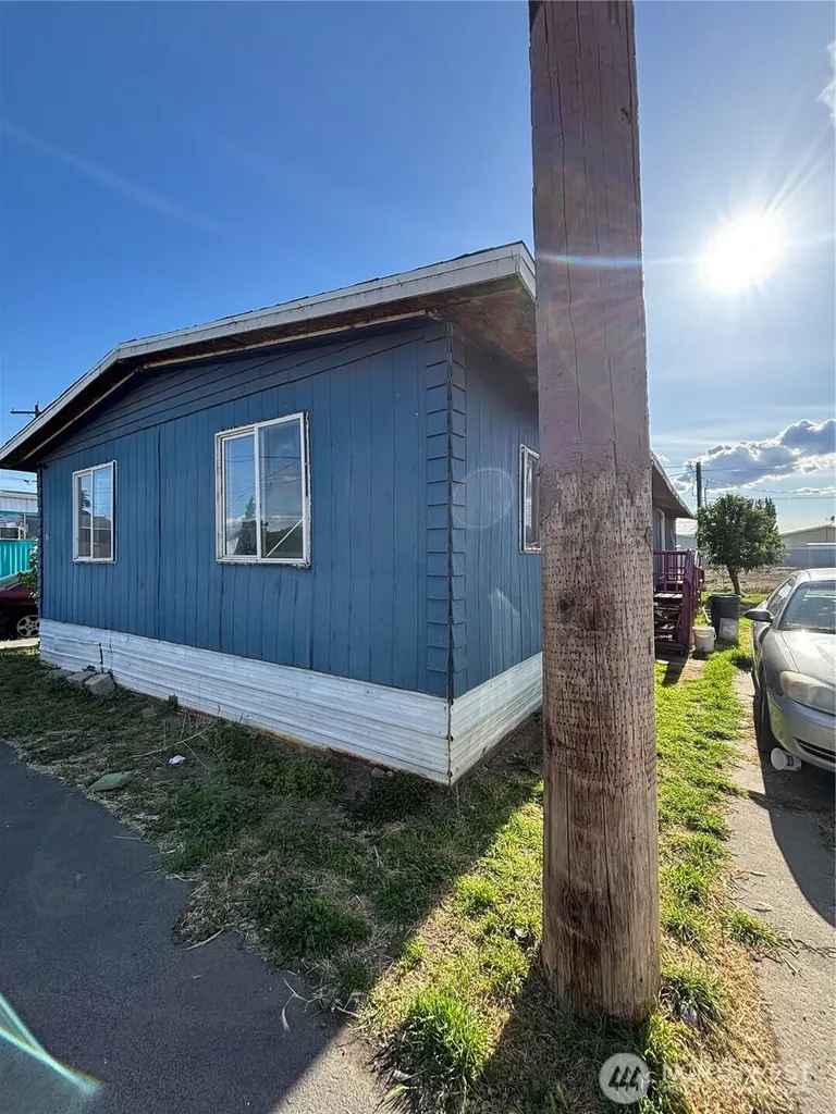 2022 W Broadway Avenue Moses Lake WA 98837