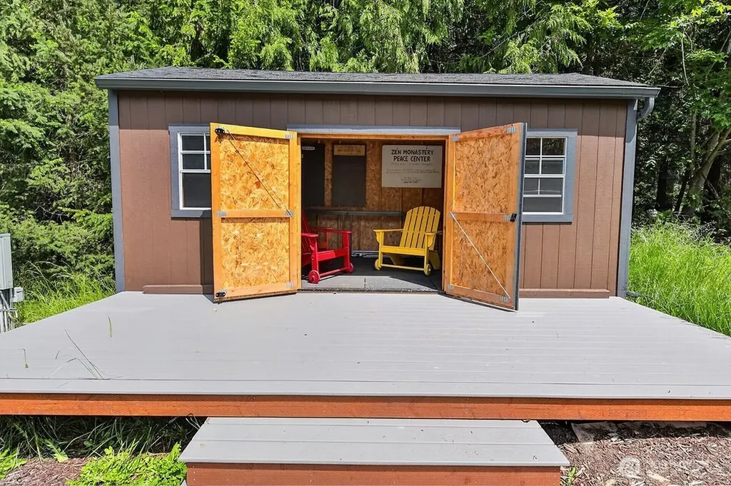 1718 S 3rd Avenue Sequim WA 98382
