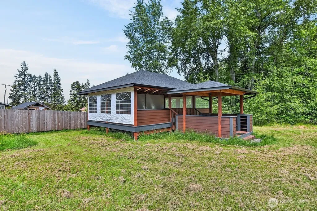 1718 S 3rd Avenue Sequim WA 98382