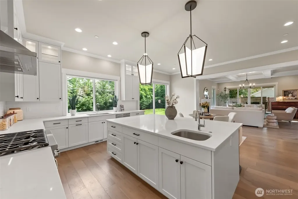 222 106th Avenue SE Bellevue WA 98004