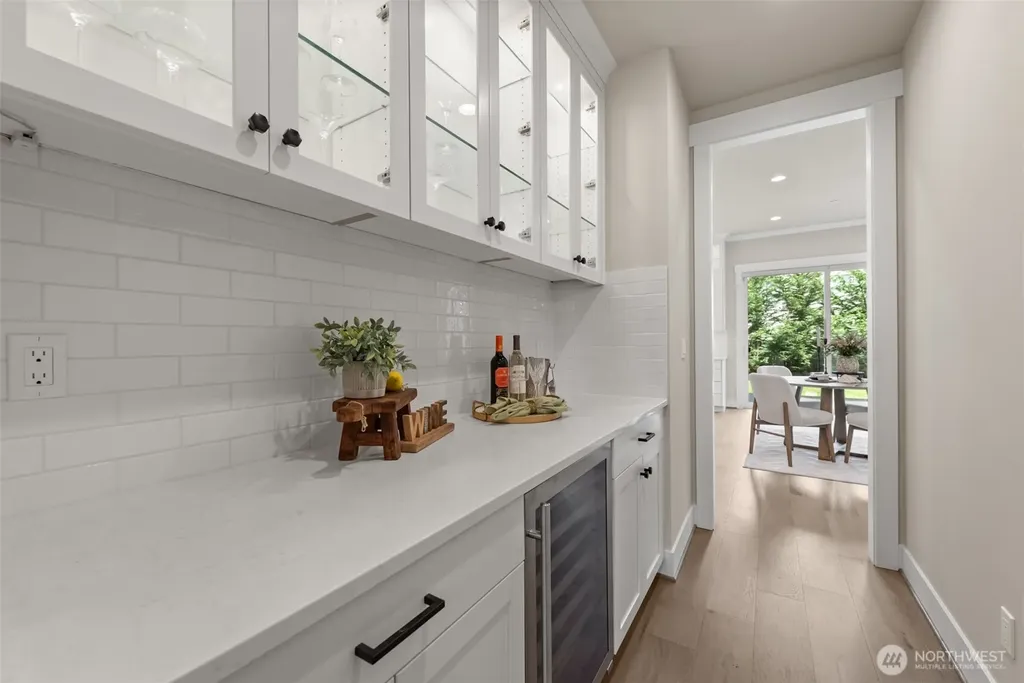 222 106th Avenue SE Bellevue WA 98004