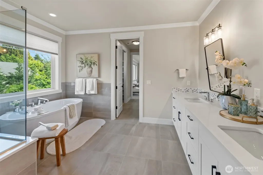 222 106th Avenue SE Bellevue WA 98004