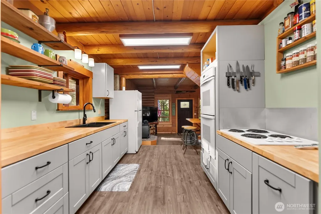 10 Sims Canyon Road Twisp WA 98856