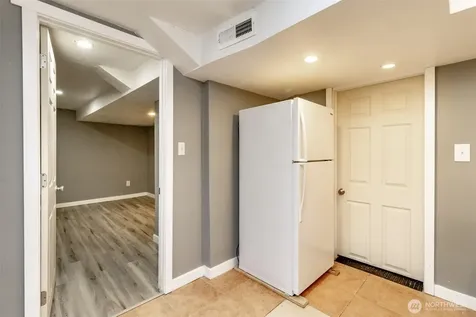 10033 Des Moines Memorial Drive S Seattle WA 98168