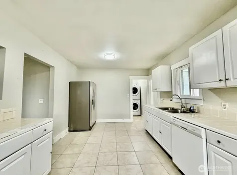 10033 Des Moines Memorial Drive S Seattle WA 98168