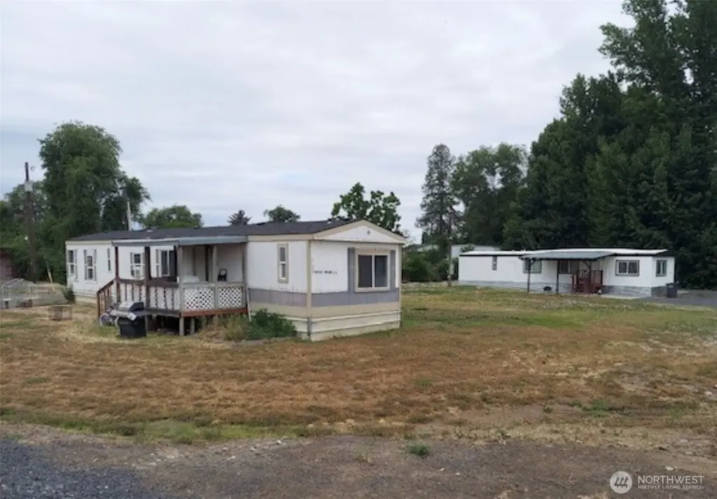 3164 NE Valley Road Moses Lake WA 98837