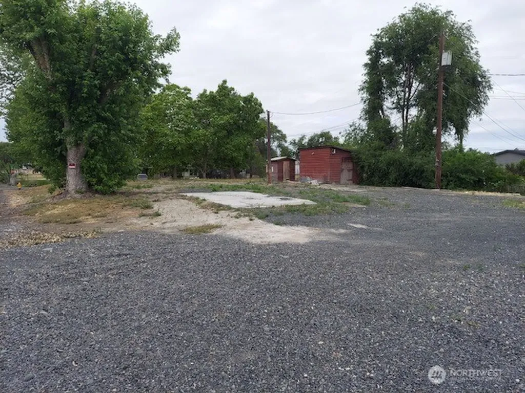 3164 NE Valley Road Moses Lake WA 98837