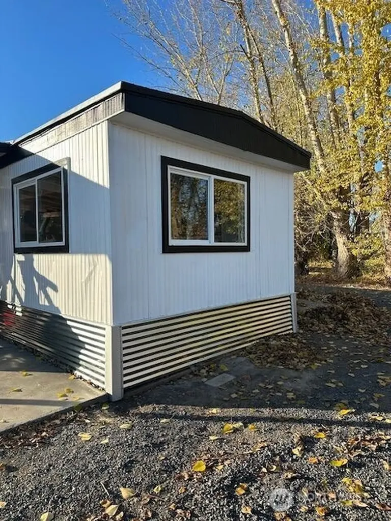 3164 NE Valley Road Moses Lake WA 98837