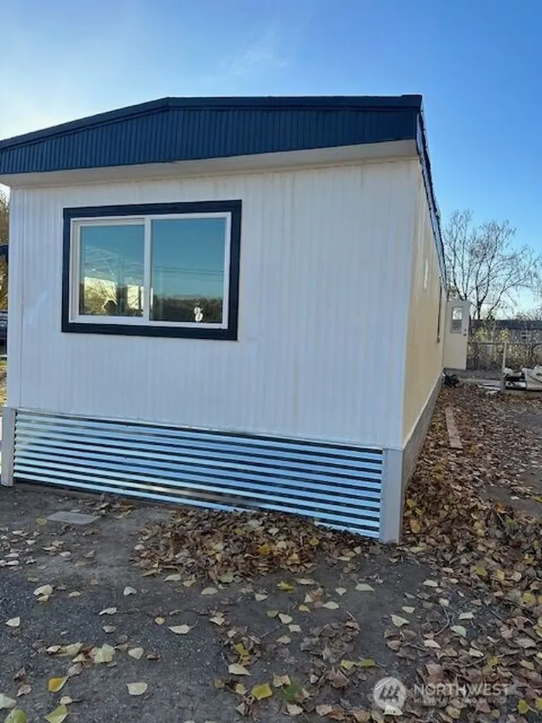 3164 NE Valley Road Moses Lake WA 98837
