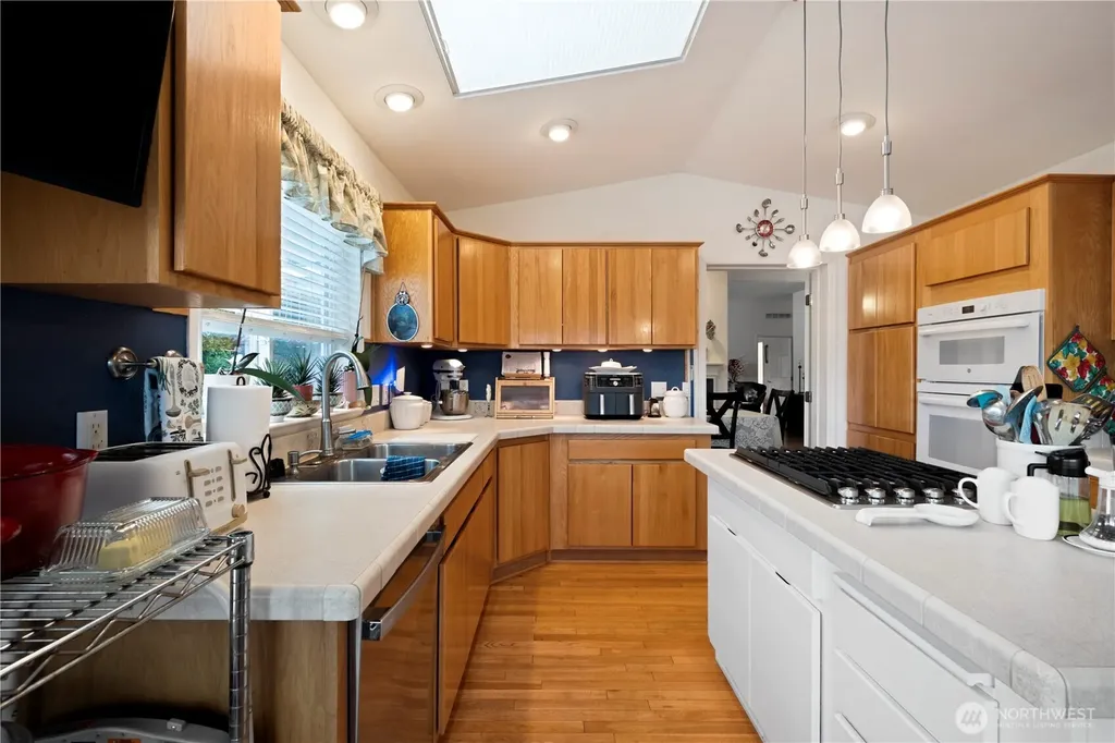 27229 217th Place SE Maple Valley WA 98038