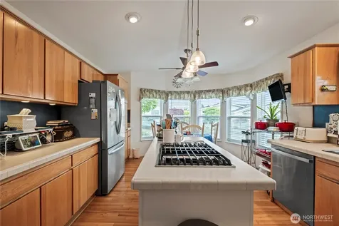 27229 217th Place SE Maple Valley WA 98038