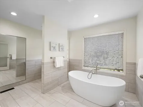 14823 164th Place NE Woodinville WA 98072