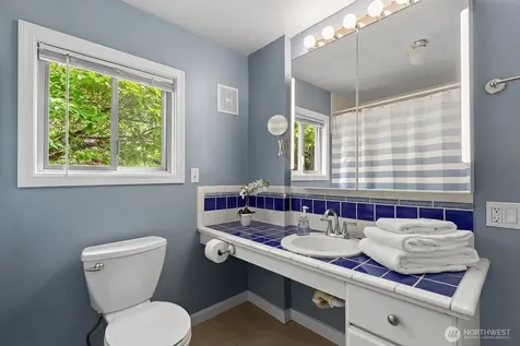 8844 18th Avenue SW Seattle WA 98106