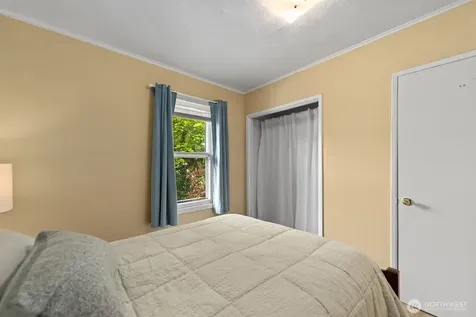 8844 18th Avenue SW Seattle WA 98106