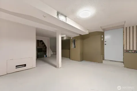 8844 18th Avenue SW Seattle WA 98106