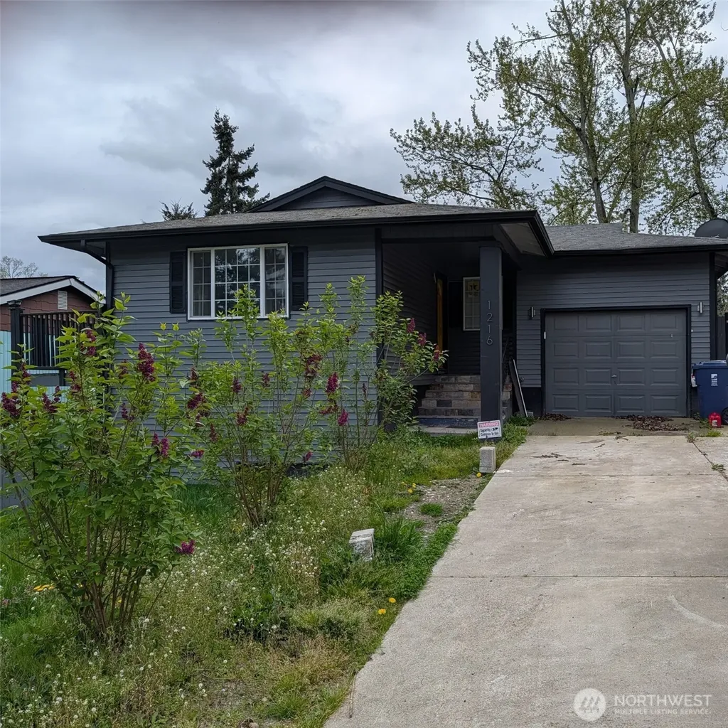 1216 E 60th Tacoma WA 98404