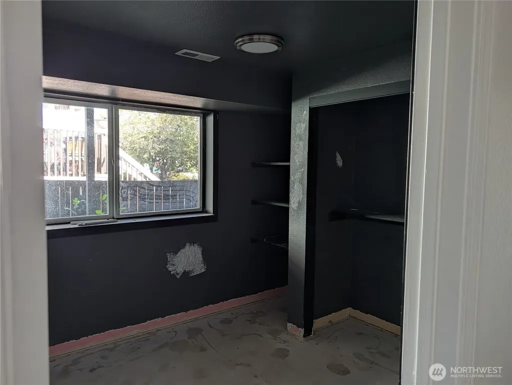 1216 E 60th Tacoma WA 98404