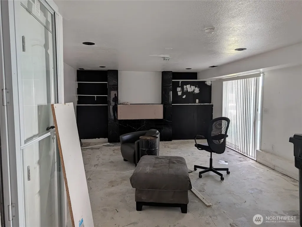 1216 E 60th Tacoma WA 98404