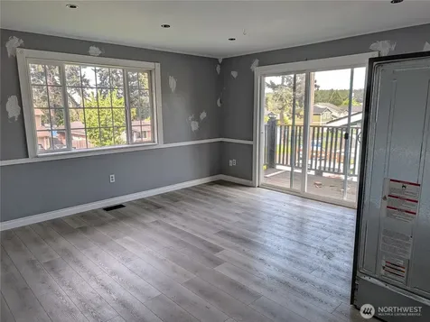 1216 E 60th Tacoma WA 98404