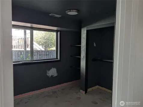 1216 E 60th Tacoma WA 98404