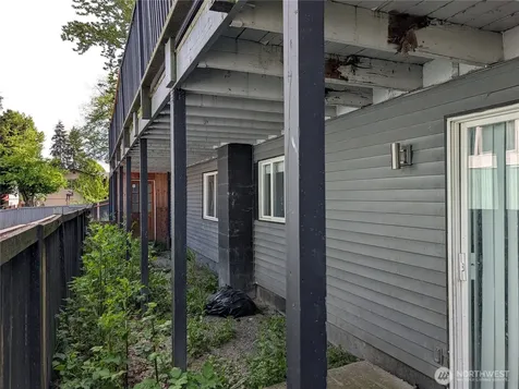 1216 E 60th Tacoma WA 98404