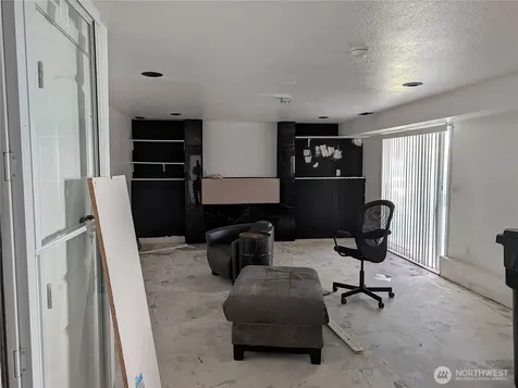1216 E 60th Tacoma WA 98404