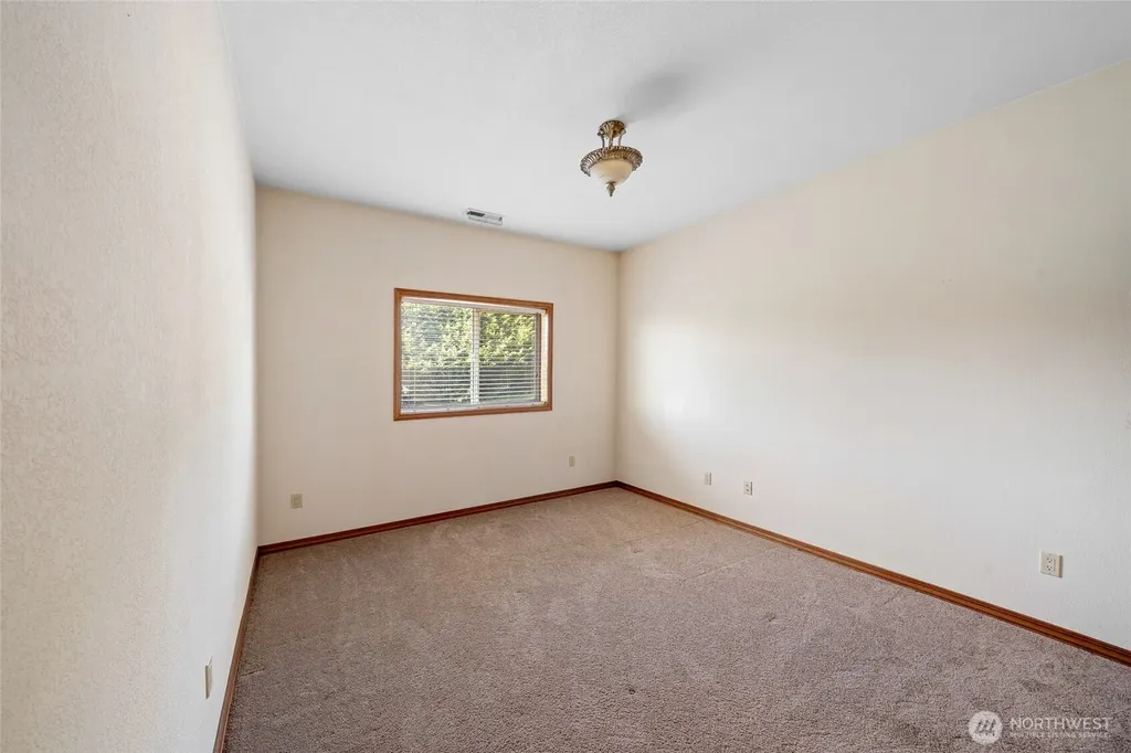142 Nugget Drive Centralia WA 98531