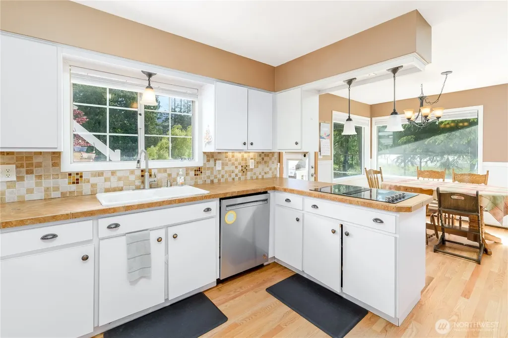 4003 S Tiller Road Port Angeles WA 98362