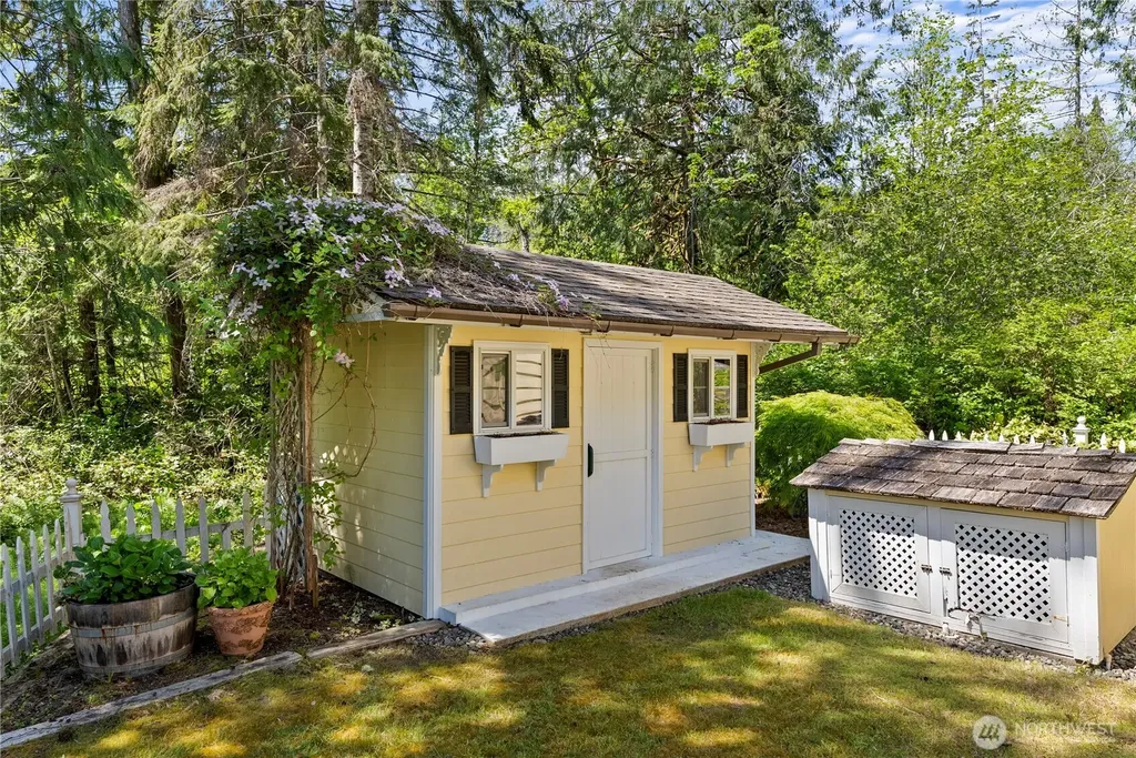 28021 N Us Highway 101 Hoodsport WA 98548