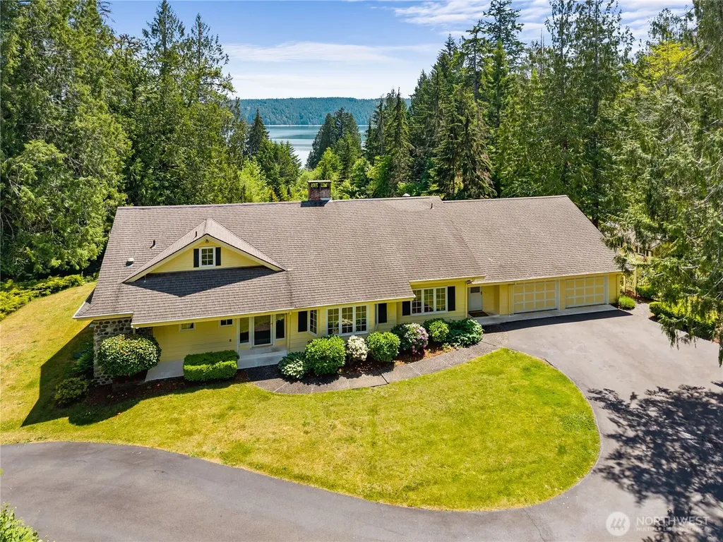 28021 N Us Highway 101 Hoodsport WA 98548