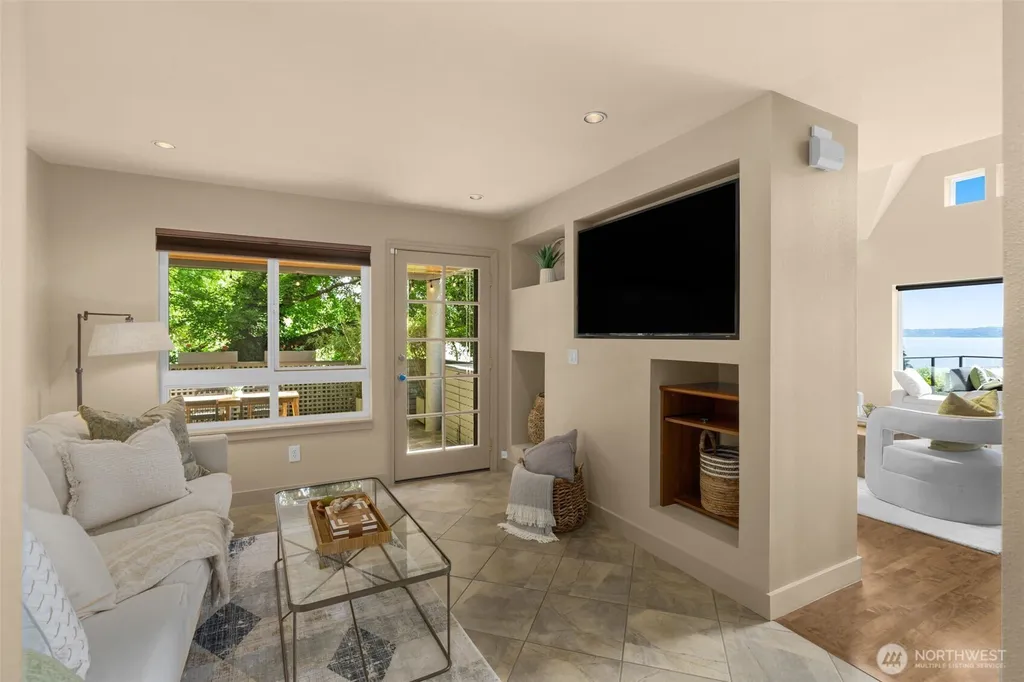 4622 57th Avenue SW Seattle WA 98116