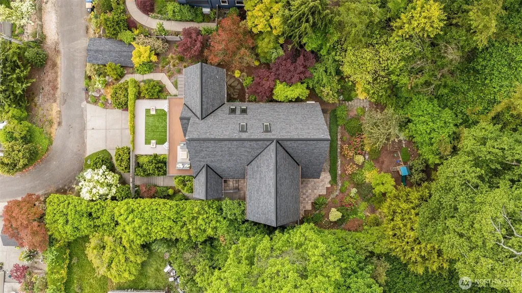 4622 57th Avenue SW Seattle WA 98116