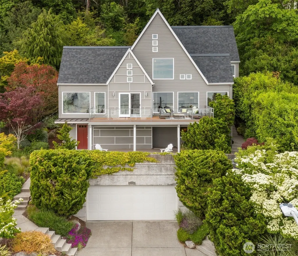 4622 57th Avenue SW Seattle WA 98116