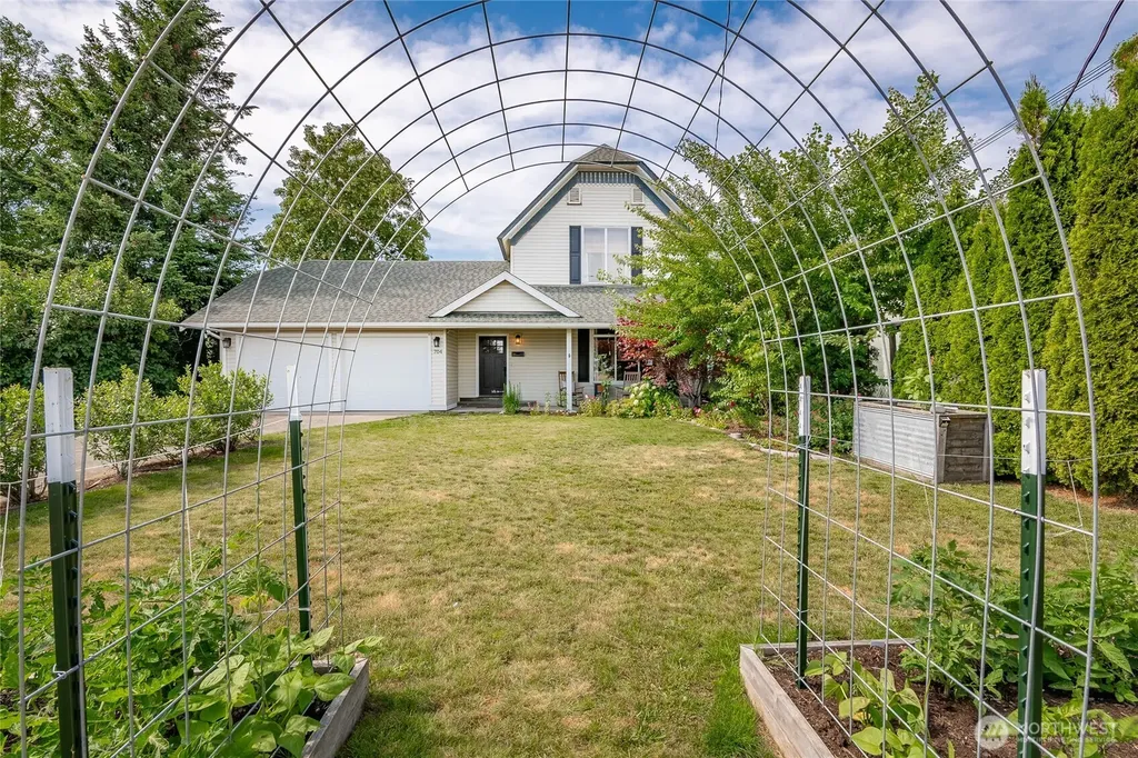 704 Glenning Street Lynden WA 98264